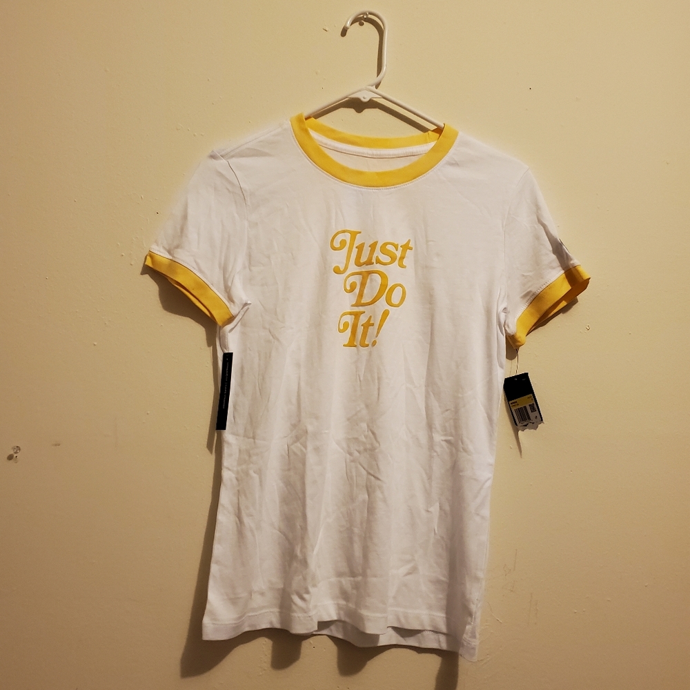 Nike Tee - Picture 4 of 6